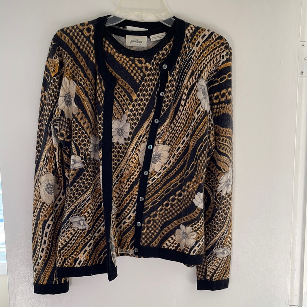 Neiman  Marcus 100 percent cashmere two piece sweater size large